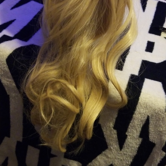 Ponytail blonde - Picture 2 of 3